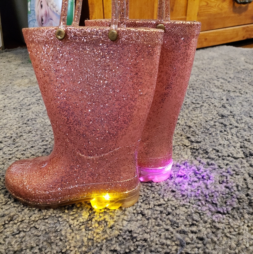 Light-up rain boots